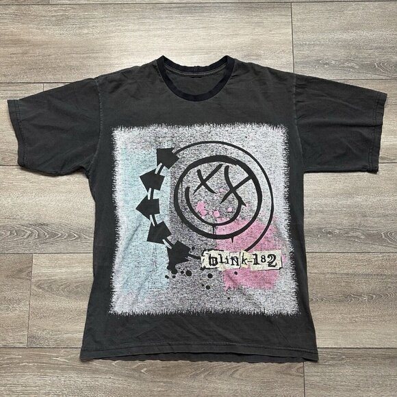 Y2K Blink 182 Smiley Face Distressed Tour Band T-Shirt Mens L Pop Punk - Picture 1 of 4